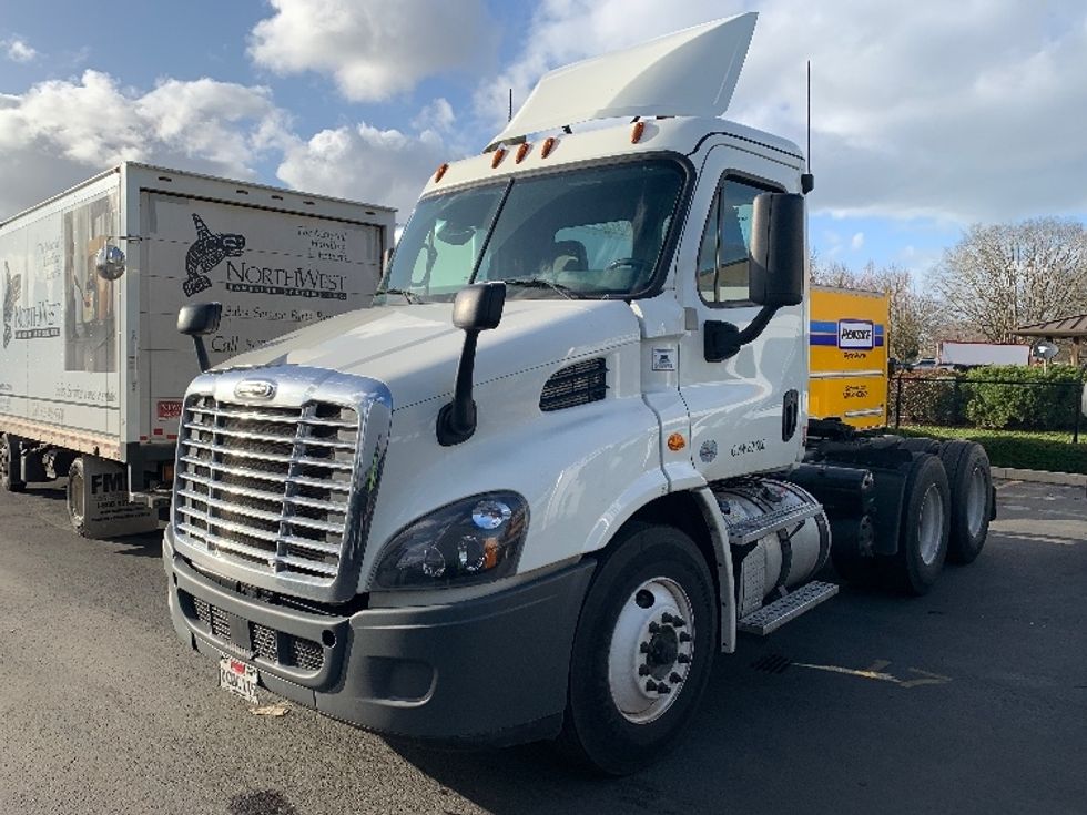Day Cab Tractor-Heavy Duty Tractors-Freightliner-2019-Cascadia 11364ST-Coburg-OR-254,900\n\t\tmiles-$ 47,000 - Image 3
