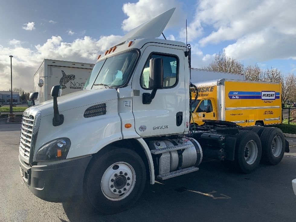 Day Cab Tractor-Heavy Duty Tractors-Freightliner-2019-Cascadia 11364ST-Coburg-OR-254,900\n\t\tmiles-$ 47,000 - Image 4