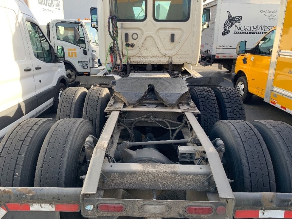Day Cab Tractor-Heavy Duty Tractors-Freightliner-2019-Cascadia 11364ST-Coburg-OR-254,900\n\t\tmiles-$ 47,000 - Image 6