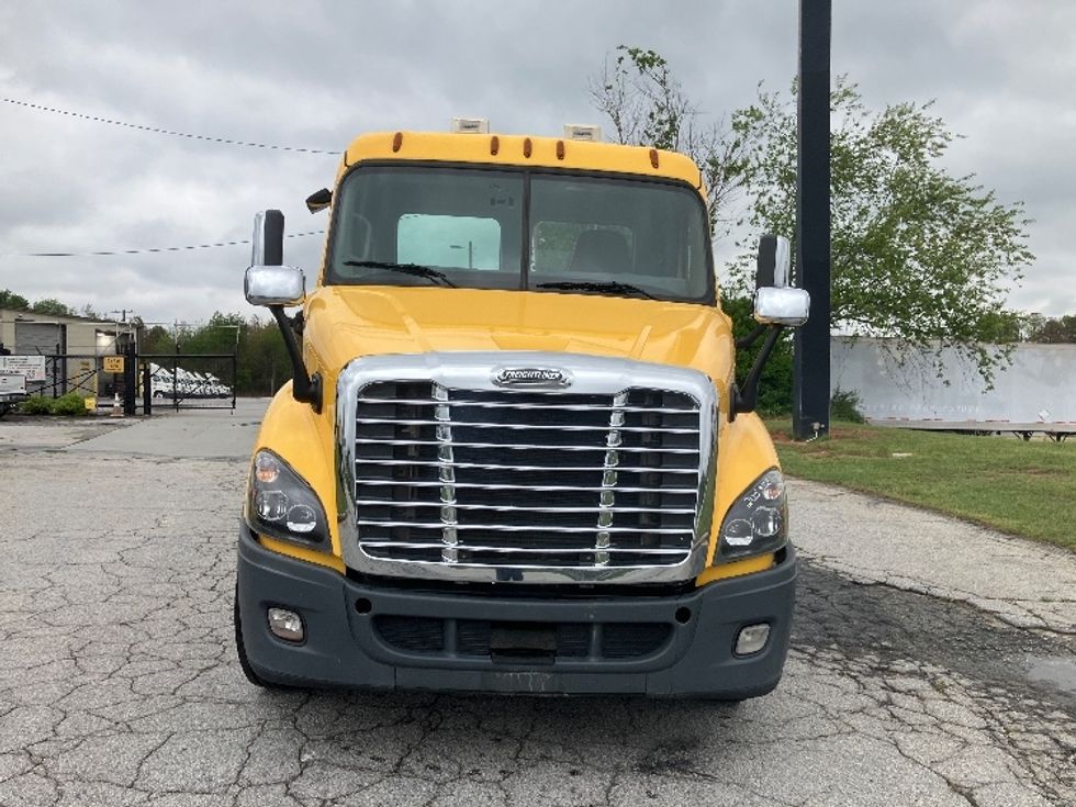 Day Cab Tractor-Heavy Duty Tractors-Freightliner-2019-Cascadia 11364ST-Conyers-GA-401,378\n\t\tmiles-$ 36,500 - Image 2