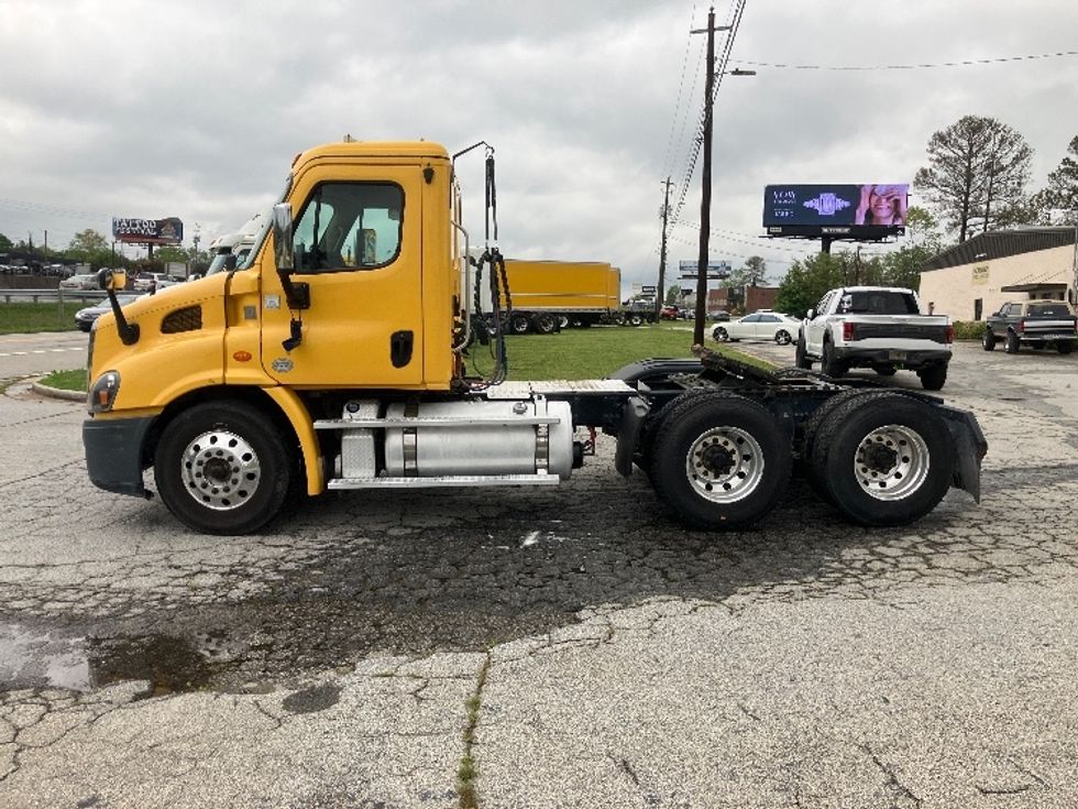 Day Cab Tractor-Heavy Duty Tractors-Freightliner-2019-Cascadia 11364ST-Conyers-GA-401,378\n\t\tmiles-$ 36,500 - Image 4