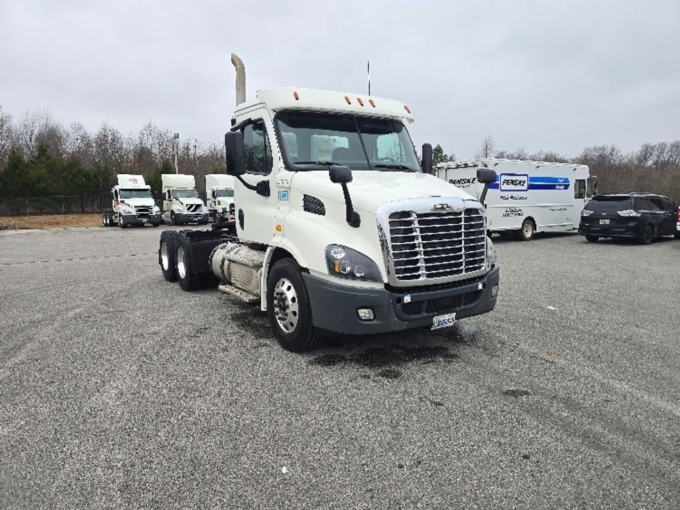 Day Cab Tractor-Heavy Duty Tractors-Freightliner-2019-Cascadia 11364ST-Cookeville-TN-195,777\n\t\tmiles-$ 47,500 - Image 1