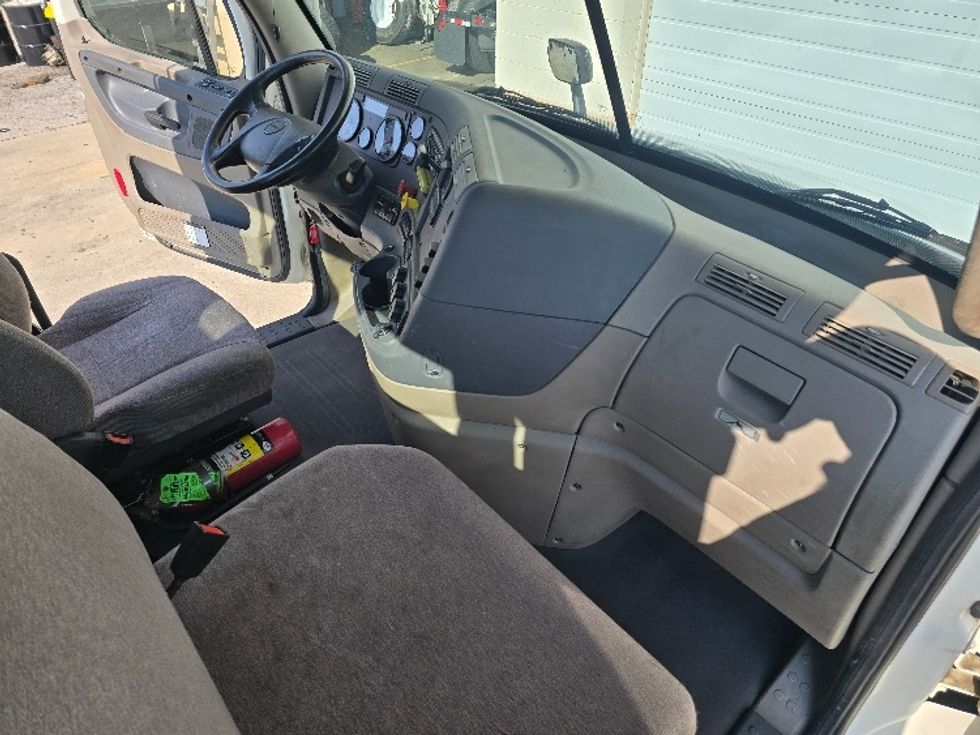 Day Cab Tractor-Heavy Duty Tractors-Freightliner-2019-Cascadia 11364ST-Cookeville-TN-195,777\n\t\tmiles-$ 47,500 - Image 13