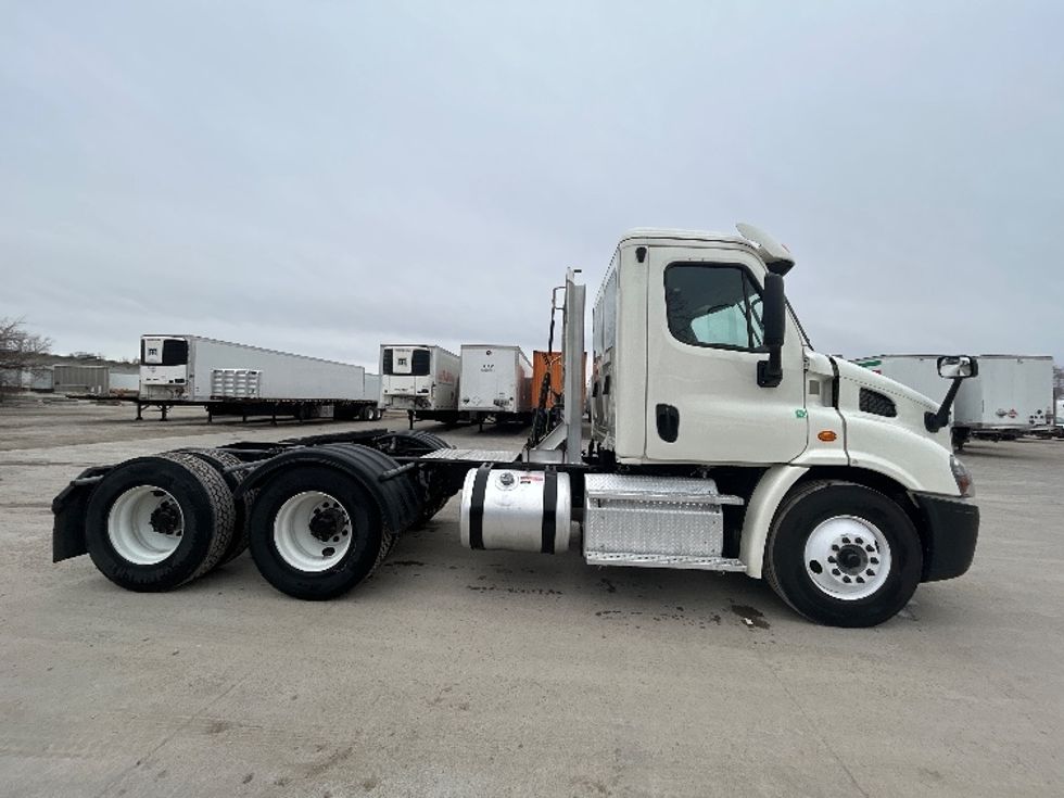 Day Cab Tractor-Heavy Duty Tractors-Freightliner-2019-Cascadia 11364ST-Des Moines-IA-521,046\n\t\tmiles-$ 29,500 - Image 8