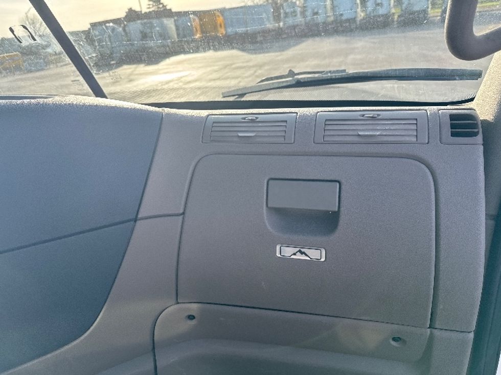 Day Cab Tractor-Heavy Duty Tractors-Freightliner-2019-Cascadia 11364ST-East Chicago-IN-455,174\n\t\tmiles-$ 35,500 - Image 13