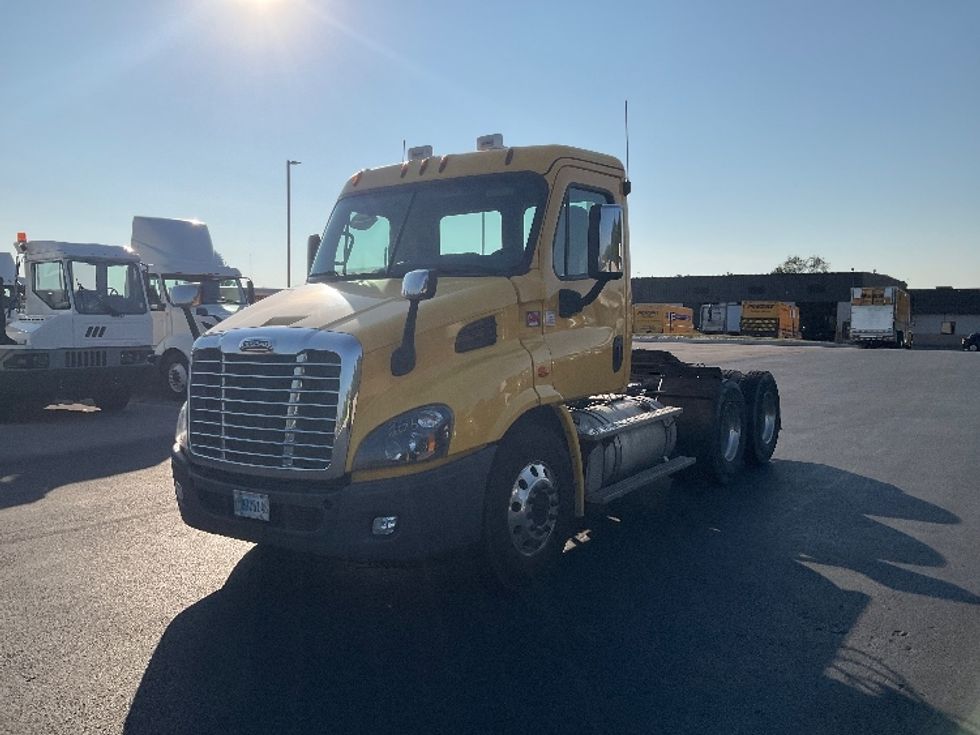 Day Cab Tractor-Heavy Duty Tractors-Freightliner-2019-Cascadia 11364ST-Erlanger-KY-356,000\n\t\tmiles-$ 47,000 - Image 3
