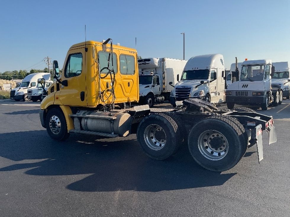 Day Cab Tractor-Heavy Duty Tractors-Freightliner-2019-Cascadia 11364ST-Erlanger-KY-356,000\n\t\tmiles-$ 47,000 - Image 5