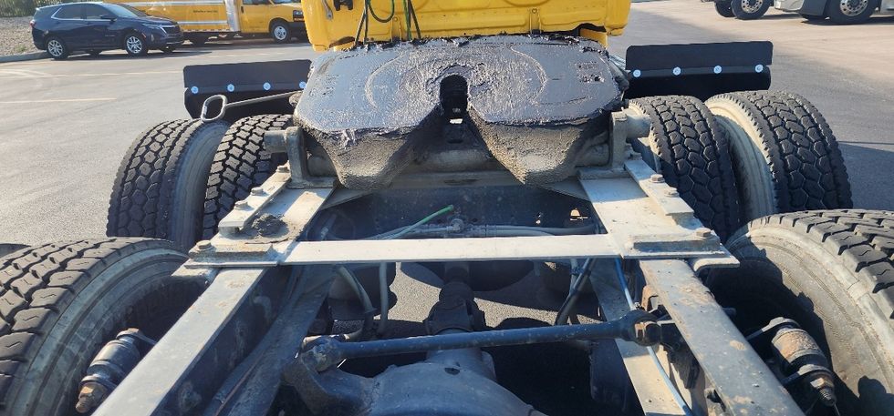 Day Cab Tractor-Heavy Duty Tractors-Freightliner-2019-Cascadia 11364ST-Erlanger-KY-356,000\n\t\tmiles-$ 47,000 - Image 6