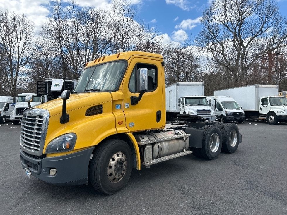 Day Cab Tractor-Heavy Duty Tractors-Freightliner-2019-Cascadia 11364ST-Essex-MD-458,812\n\t\tmiles-$ 25,750 - Image 3