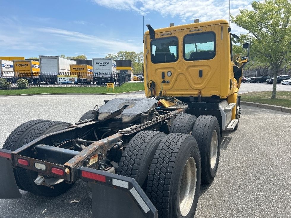 Day Cab Tractor-Heavy Duty Tractors-Freightliner-2019-Cascadia 11364ST-Fitchburg-MA-397,973\n\t\tmiles-$ 32,000 - Image 18