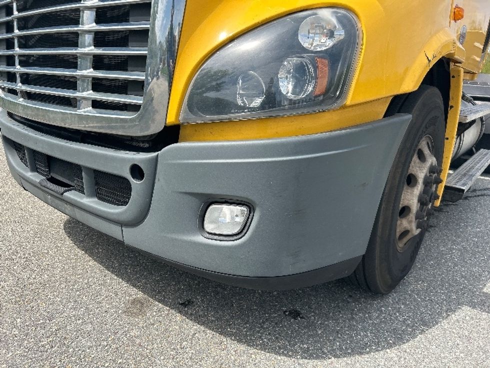 Day Cab Tractor-Heavy Duty Tractors-Freightliner-2019-Cascadia 11364ST-Fitchburg-MA-397,973\n\t\tmiles-$ 32,000 - Image 19