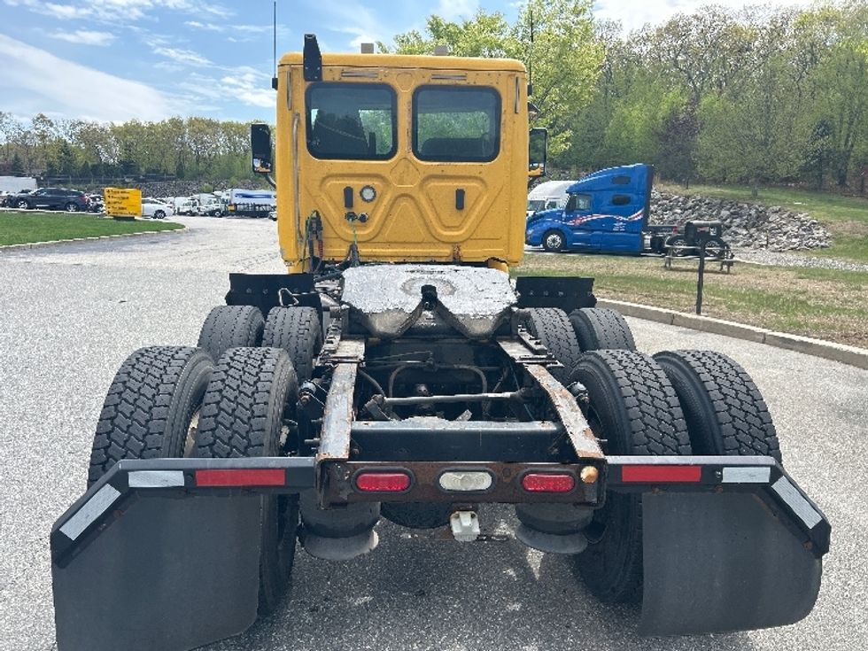 Day Cab Tractor-Heavy Duty Tractors-Freightliner-2019-Cascadia 11364ST-Fitchburg-MA-397,973\n\t\tmiles-$ 32,000 - Image 6