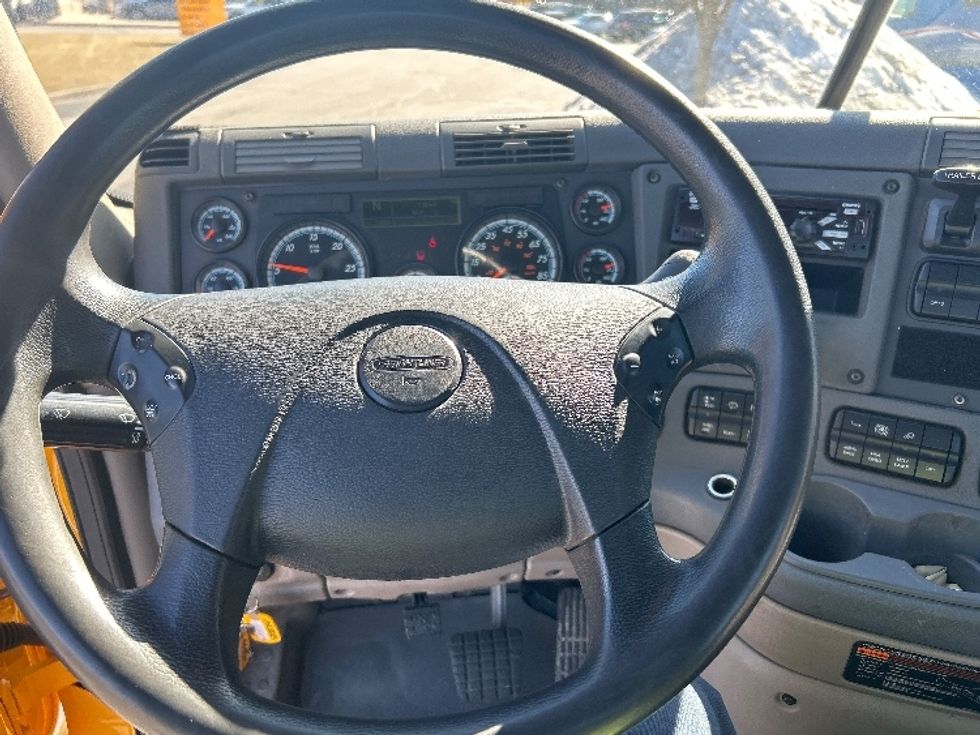 Day Cab Tractor-Heavy Duty Tractors-Freightliner-2019-Cascadia 11364ST-Fitchburg-MA-437,936\n\t\tmiles-$ 32,250 - Image 11