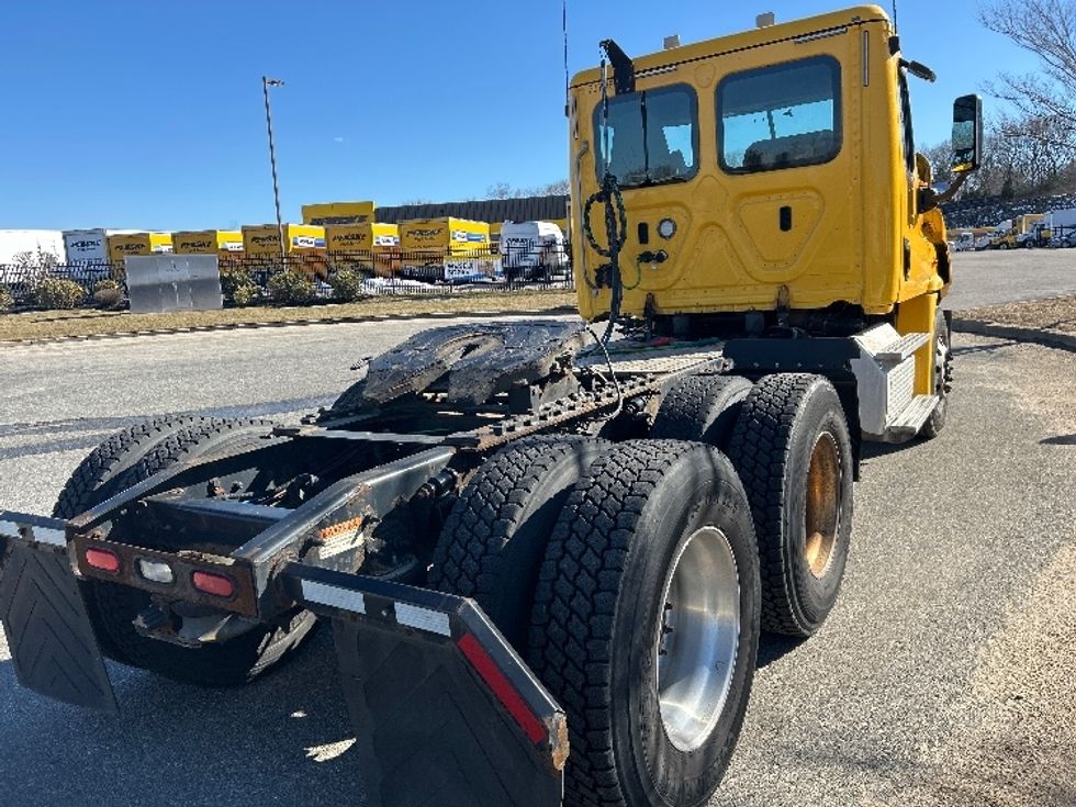 Day Cab Tractor-Heavy Duty Tractors-Freightliner-2019-Cascadia 11364ST-Fitchburg-MA-437,936\n\t\tmiles-$ 32,250 - Image 17