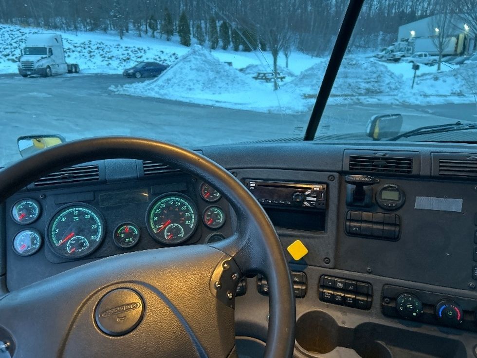 Day Cab Tractor-Heavy Duty Tractors-Freightliner-2019-Cascadia 11364ST-Fitchburg-MA-454,216\n\t\tmiles-$ 33,250 - Image 11