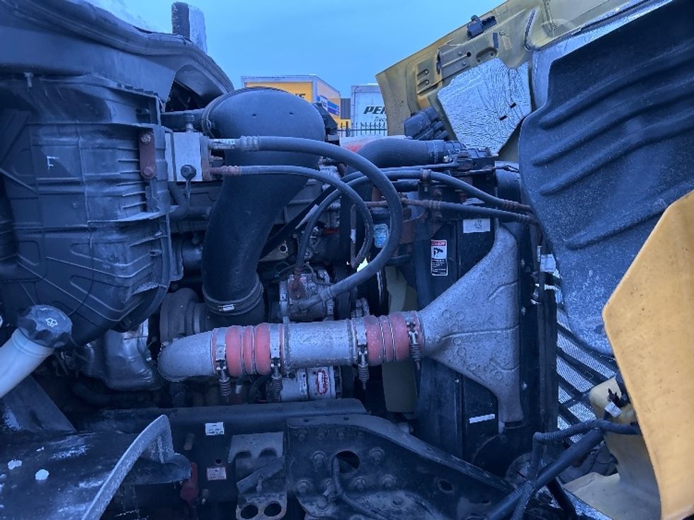 Day Cab Tractor-Heavy Duty Tractors-Freightliner-2019-Cascadia 11364ST-Fitchburg-MA-454,216\n\t\tmiles-$ 33,250 - Image 15