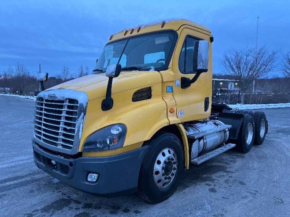 Day Cab Tractor-Heavy Duty Tractors-Freightliner-2019-Cascadia 11364ST-Fitchburg-MA-454,216\n\t\tmiles-$ 33,250 - Image 3