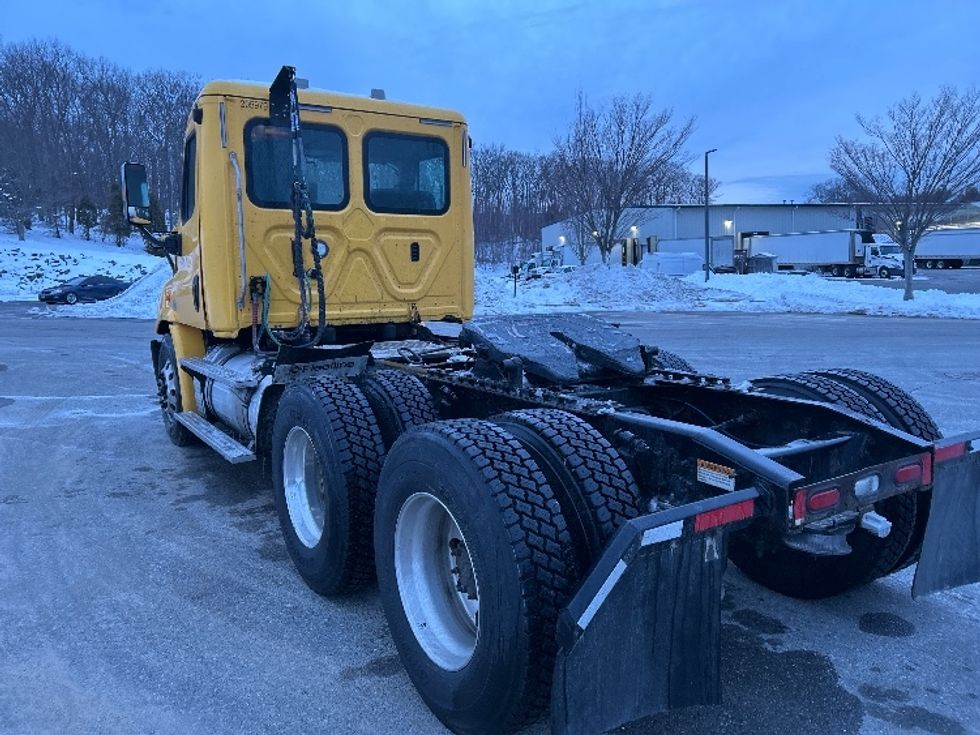Day Cab Tractor-Heavy Duty Tractors-Freightliner-2019-Cascadia 11364ST-Fitchburg-MA-454,216\n\t\tmiles-$ 33,250 - Image 5