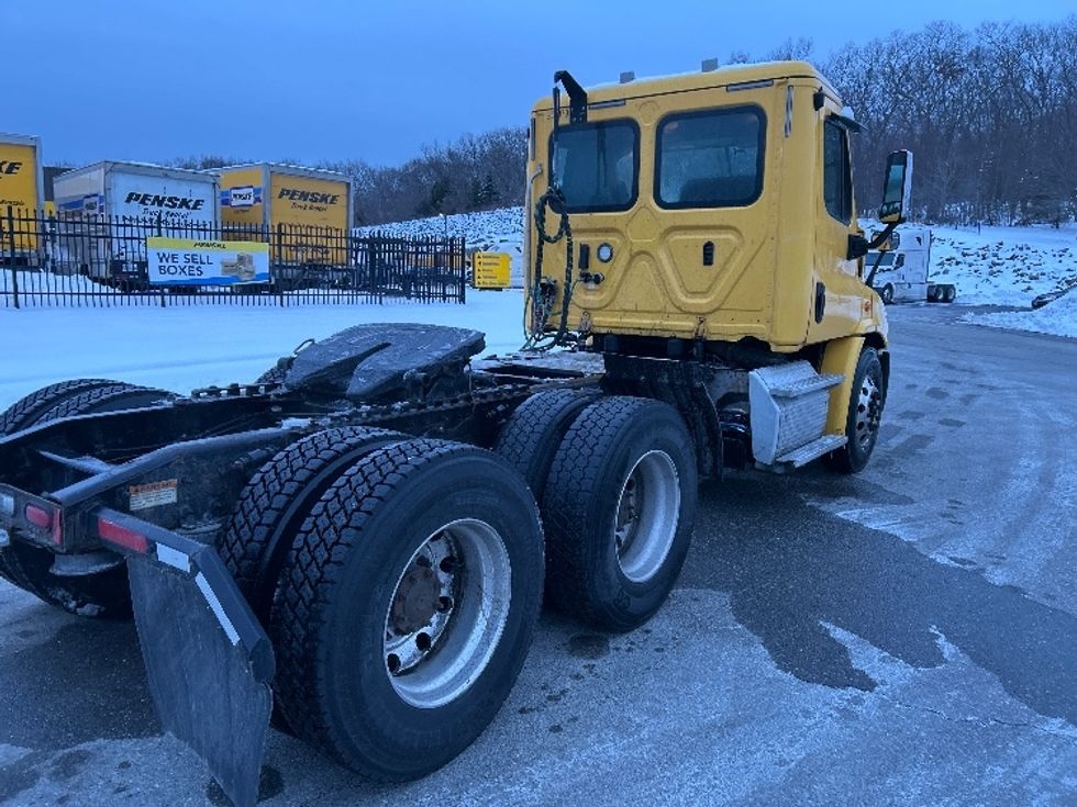 Day Cab Tractor-Heavy Duty Tractors-Freightliner-2019-Cascadia 11364ST-Fitchburg-MA-454,216\n\t\tmiles-$ 33,250 - Image 7