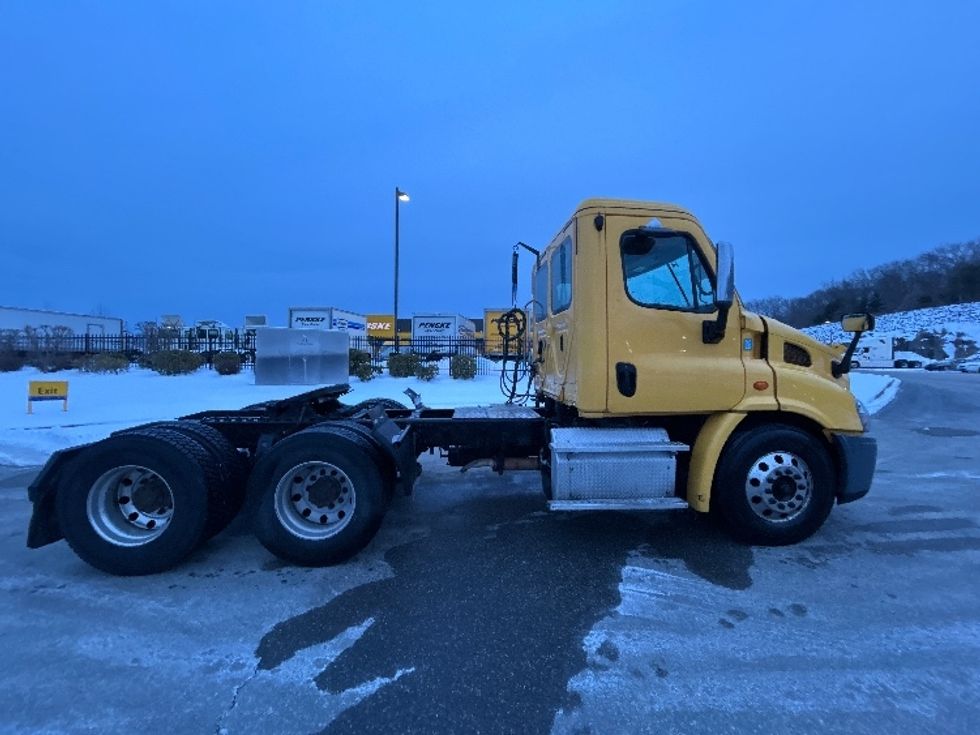Day Cab Tractor-Heavy Duty Tractors-Freightliner-2019-Cascadia 11364ST-Fitchburg-MA-454,216\n\t\tmiles-$ 33,250 - Image 8