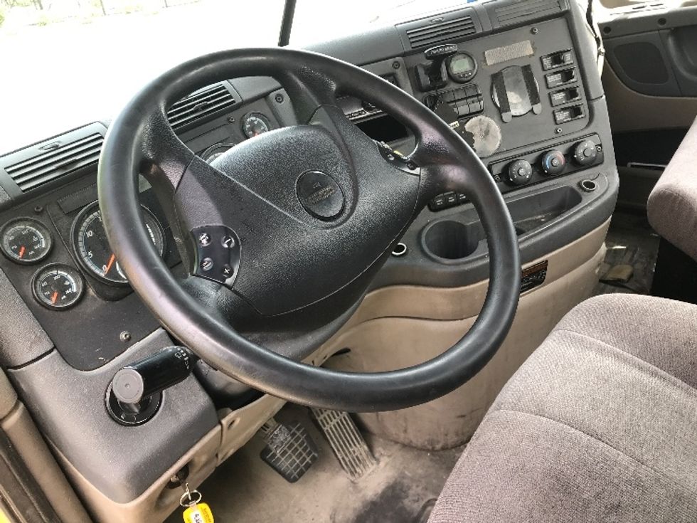 Day Cab Tractor-Heavy Duty Tractors-Freightliner-2019-Cascadia 11364ST-Fitchburg-MA-470,180\n\t\tmiles-$ 28,500 - Image 10