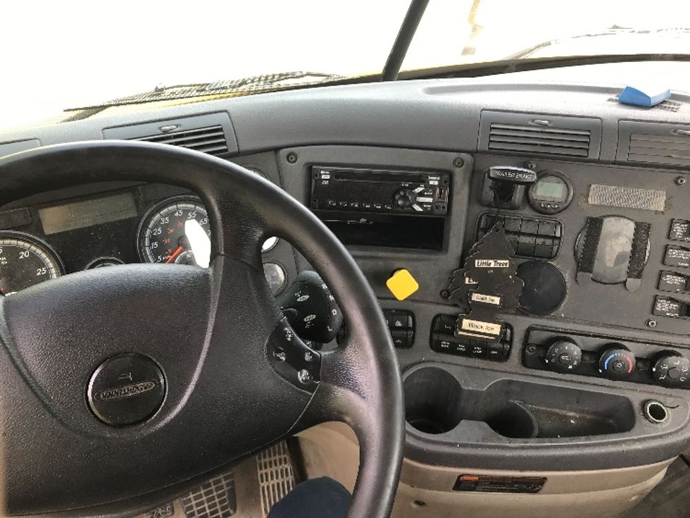 Day Cab Tractor-Heavy Duty Tractors-Freightliner-2019-Cascadia 11364ST-Fitchburg-MA-470,180\n\t\tmiles-$ 28,500 - Image 11