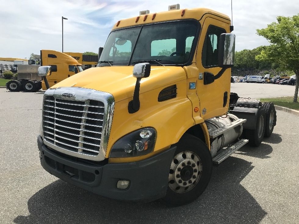 Day Cab Tractor-Heavy Duty Tractors-Freightliner-2019-Cascadia 11364ST-Fitchburg-MA-470,180\n\t\tmiles-$ 28,500 - Image 3