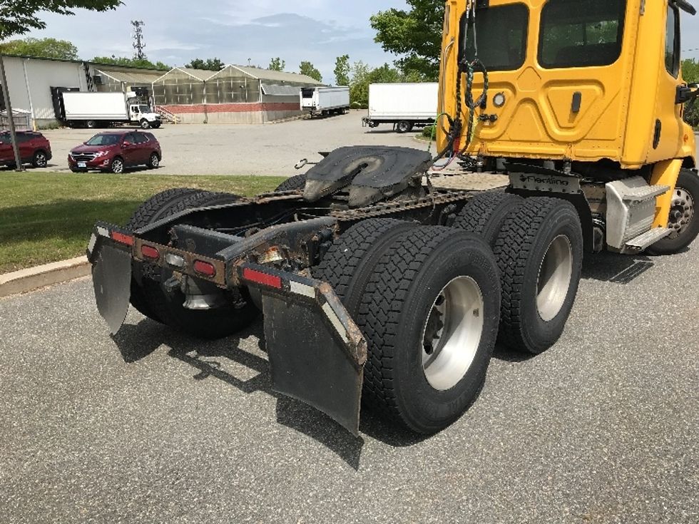 Day Cab Tractor-Heavy Duty Tractors-Freightliner-2019-Cascadia 11364ST-Fitchburg-MA-470,180\n\t\tmiles-$ 28,500 - Image 7