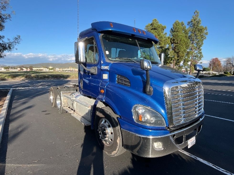 Day Cab Tractor-Heavy Duty Tractors-Freightliner-2019-Cascadia 11364ST-Fontana-CA-162,312\n\t\tmiles-$ 45,750 - Image 1