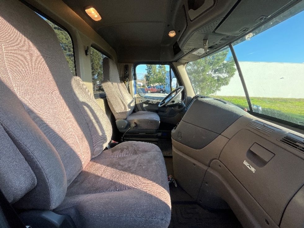 Day Cab Tractor-Heavy Duty Tractors-Freightliner-2019-Cascadia 11364ST-Fontana-CA-162,312\n\t\tmiles-$ 45,750 - Image 14