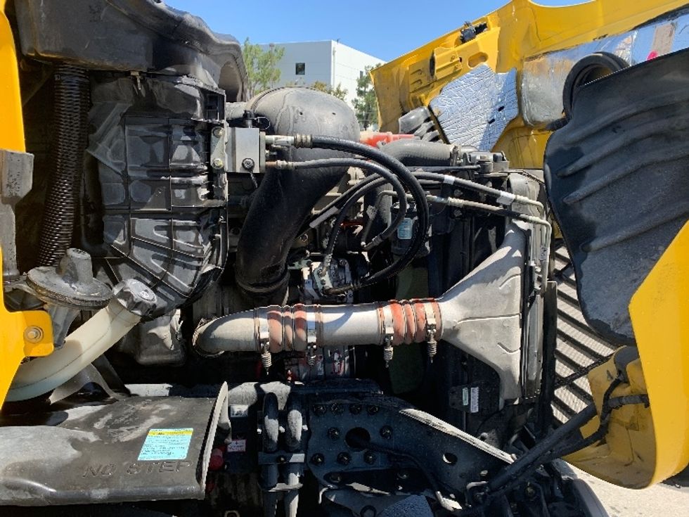 Day Cab Tractor-Heavy Duty Tractors-Freightliner-2019-Cascadia 11364ST-Fontana-CA-323,974\n\t\tmiles-$ 41,500 - Image 15