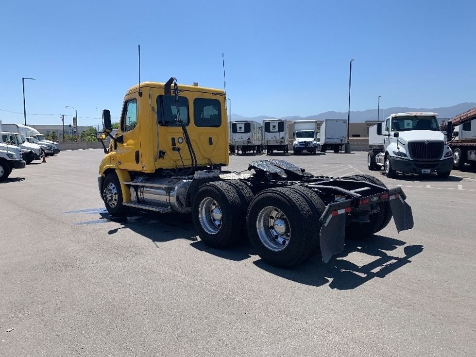 Day Cab Tractor-Heavy Duty Tractors-Freightliner-2019-Cascadia 11364ST-Fontana-CA-323,974\n\t\tmiles-$ 41,500 - Image 5