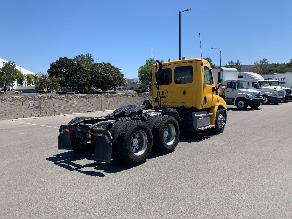 Day Cab Tractor-Heavy Duty Tractors-Freightliner-2019-Cascadia 11364ST-Fontana-CA-323,974\n\t\tmiles-$ 41,500 - Image 7