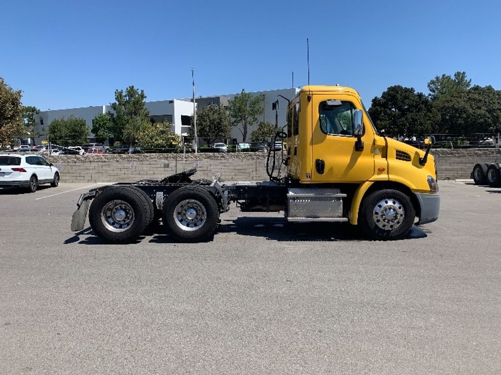 Day Cab Tractor-Heavy Duty Tractors-Freightliner-2019-Cascadia 11364ST-Fontana-CA-323,974\n\t\tmiles-$ 41,500 - Image 8
