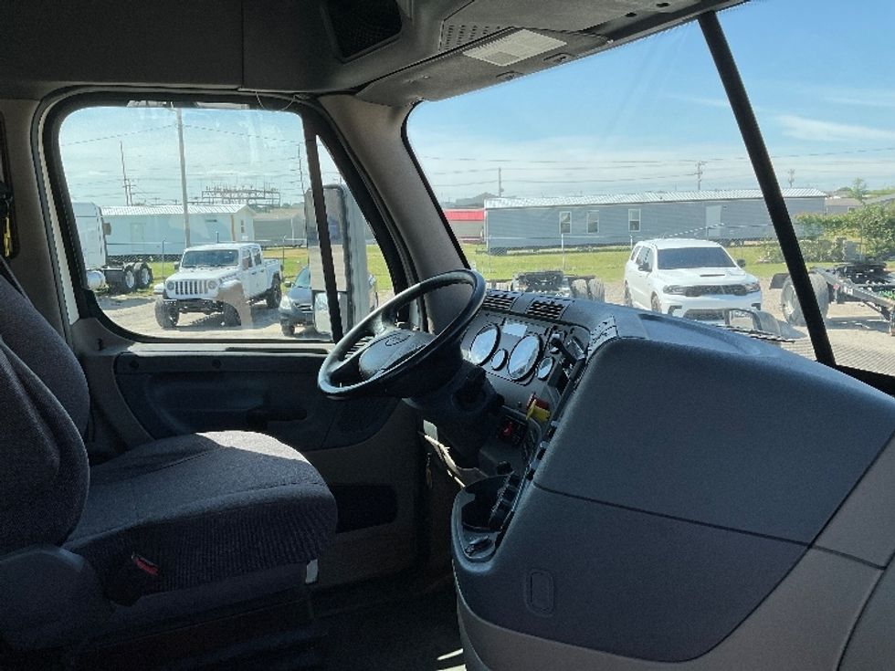 Day Cab Tractor-Heavy Duty Tractors-Freightliner-2019-Cascadia 11364ST-Fort Smith-AR-160,906\n\t\tmiles-$ 45,750 - Image 14