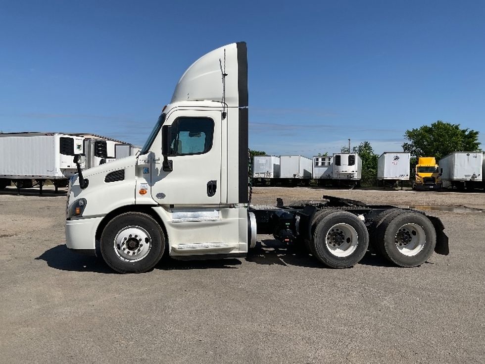 Day Cab Tractor-Heavy Duty Tractors-Freightliner-2019-Cascadia 11364ST-Fort Smith-AR-160,906\n\t\tmiles-$ 45,750 - Image 4