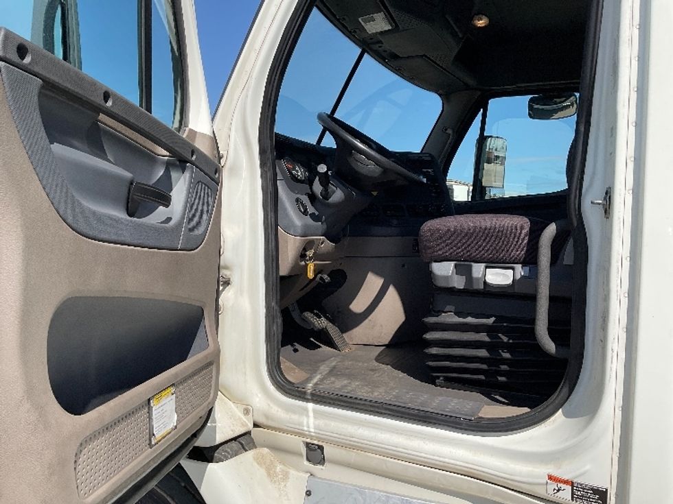 Day Cab Tractor-Heavy Duty Tractors-Freightliner-2019-Cascadia 11364ST-Fort Smith-AR-160,906\n\t\tmiles-$ 45,750 - Image 9