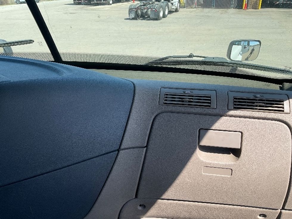 Day Cab Tractor-Heavy Duty Tractors-Freightliner-2019-Cascadia 11364ST-Fort Smith-AR-256,745\n\t\tmiles-$ 43,000 - Image 12