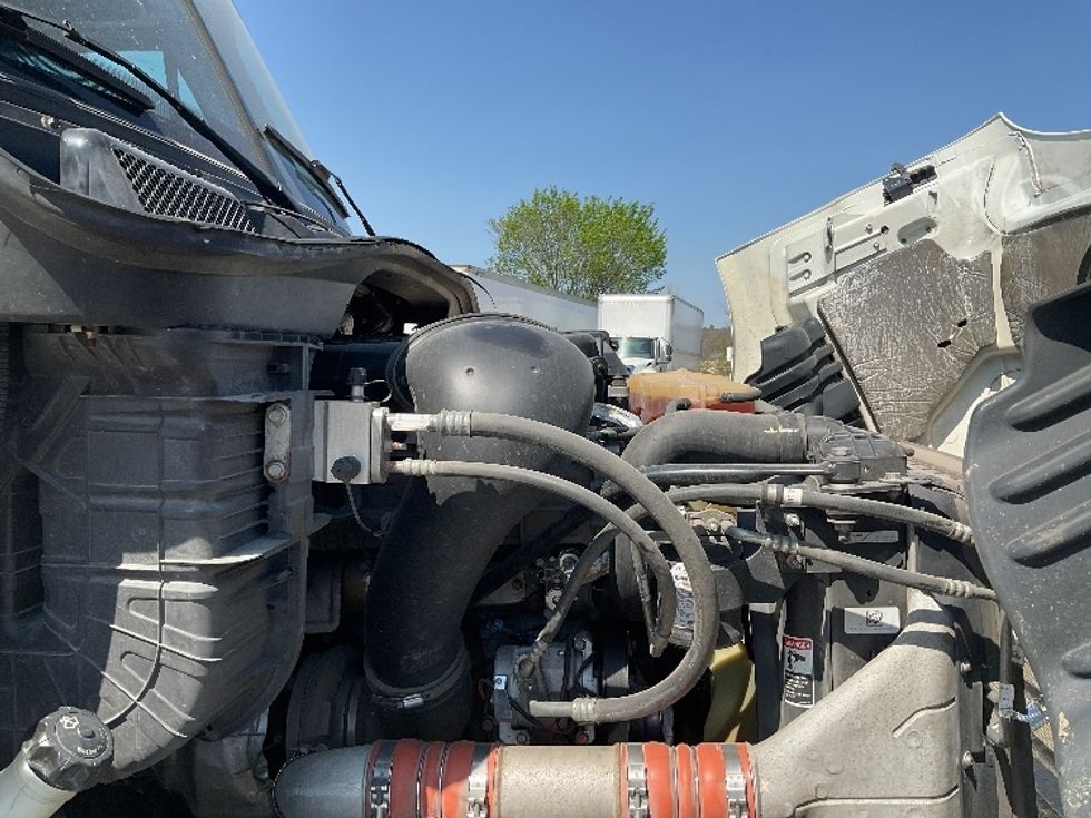 Day Cab Tractor-Heavy Duty Tractors-Freightliner-2019-Cascadia 11364ST-Fort Smith-AR-256,745\n\t\tmiles-$ 43,000 - Image 14