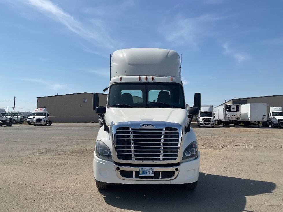 Day Cab Tractor-Heavy Duty Tractors-Freightliner-2019-Cascadia 11364ST-Fort Smith-AR-256,745\n\t\tmiles-$ 43,000 - Image 2