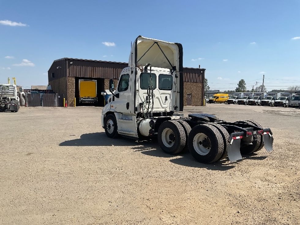 Day Cab Tractor-Heavy Duty Tractors-Freightliner-2019-Cascadia 11364ST-Fort Smith-AR-256,745\n\t\tmiles-$ 43,000 - Image 5