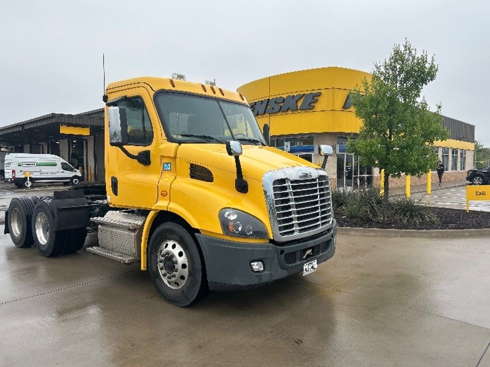 Day Cab Tractor-Heavy Duty Tractors-Freightliner-2019-Cascadia 11364ST-Fort Worth-TX-464,935\n\t\tmiles-$ 34,500 - Image 1