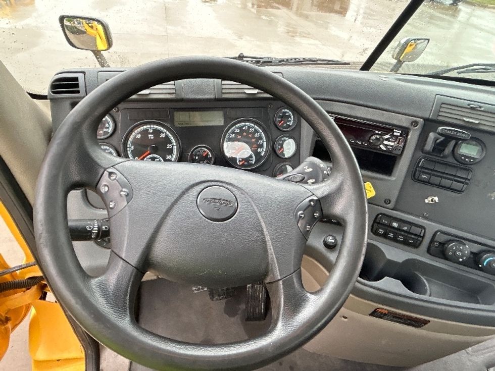 Day Cab Tractor-Heavy Duty Tractors-Freightliner-2019-Cascadia 11364ST-Fort Worth-TX-464,935\n\t\tmiles-$ 34,500 - Image 11