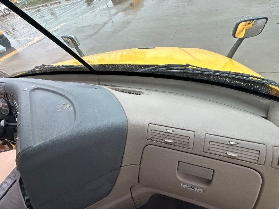 Day Cab Tractor-Heavy Duty Tractors-Freightliner-2019-Cascadia 11364ST-Fort Worth-TX-464,935\n\t\tmiles-$ 34,500 - Image 13