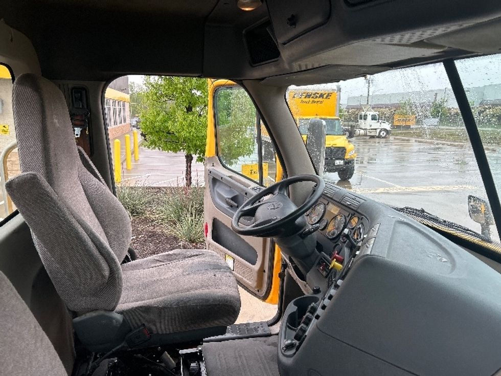 Day Cab Tractor-Heavy Duty Tractors-Freightliner-2019-Cascadia 11364ST-Fort Worth-TX-464,935\n\t\tmiles-$ 34,500 - Image 14