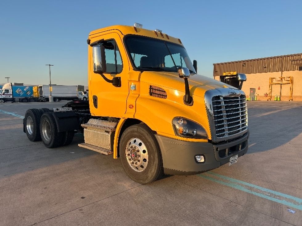 Day Cab Tractor-Heavy Duty Tractors-Freightliner-2019-Cascadia 11364ST-Fort Worth-TX-469,586\n\t\tmiles-$ 34,250 - Image 1