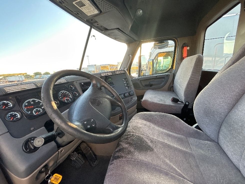 Day Cab Tractor-Heavy Duty Tractors-Freightliner-2019-Cascadia 11364ST-Fort Worth-TX-469,586\n\t\tmiles-$ 34,250 - Image 10