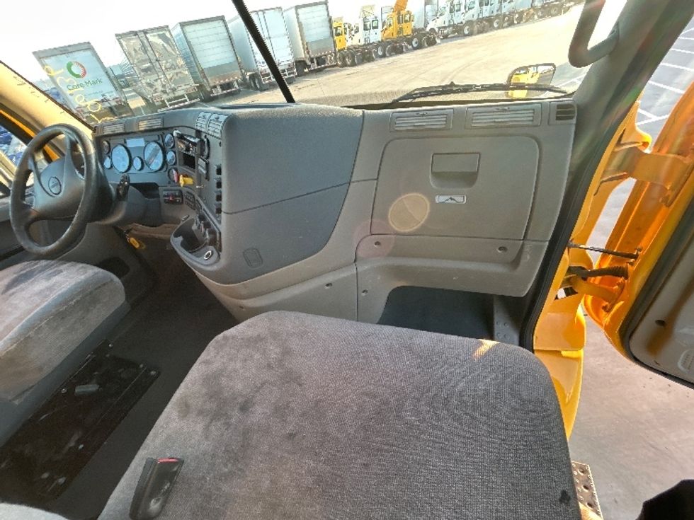 Day Cab Tractor-Heavy Duty Tractors-Freightliner-2019-Cascadia 11364ST-Fort Worth-TX-469,586\n\t\tmiles-$ 34,250 - Image 13