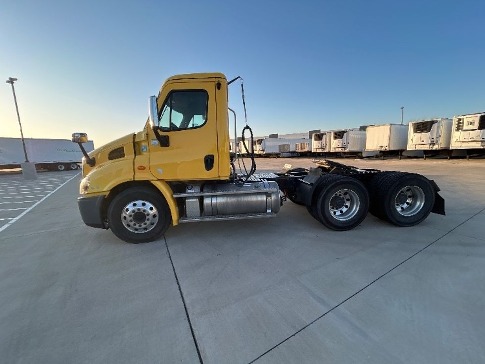 Day Cab Tractor-Heavy Duty Tractors-Freightliner-2019-Cascadia 11364ST-Fort Worth-TX-469,586\n\t\tmiles-$ 34,250 - Image 4