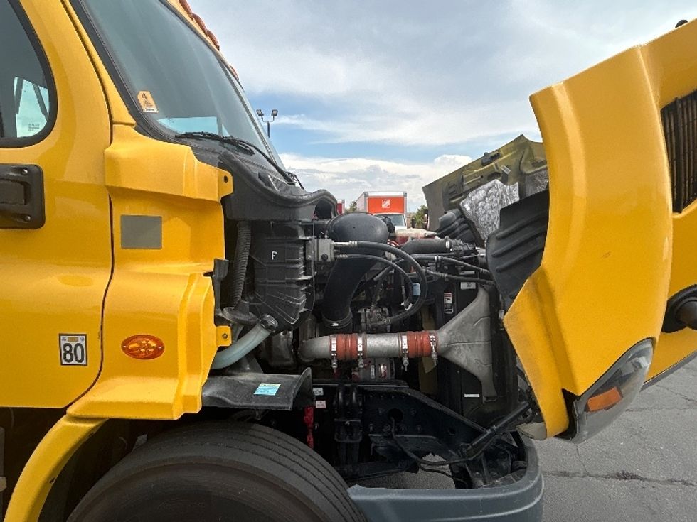 Day Cab Tractor-Heavy Duty Tractors-Freightliner-2019-Cascadia 11364ST-Fresno-CA-241,965\n\t\tmiles-$ 46,750 - Image 15